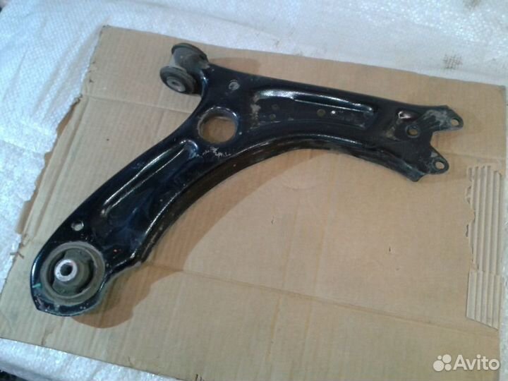 Рычаг передний правый VAG Фольксваген Шкода