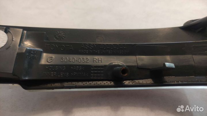 Сигнал поворота в зеркало Toyota Avensis 3 правый