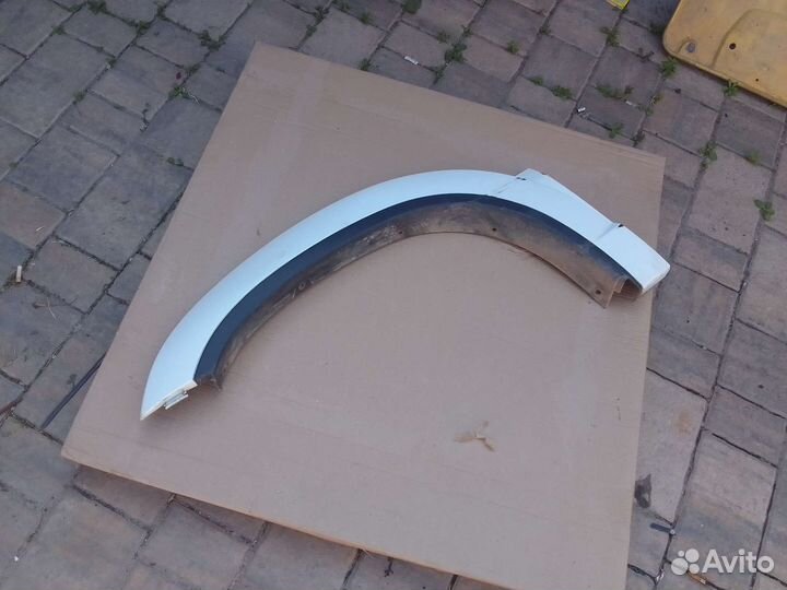 Накладка переднего левого крыла Ваз 2123