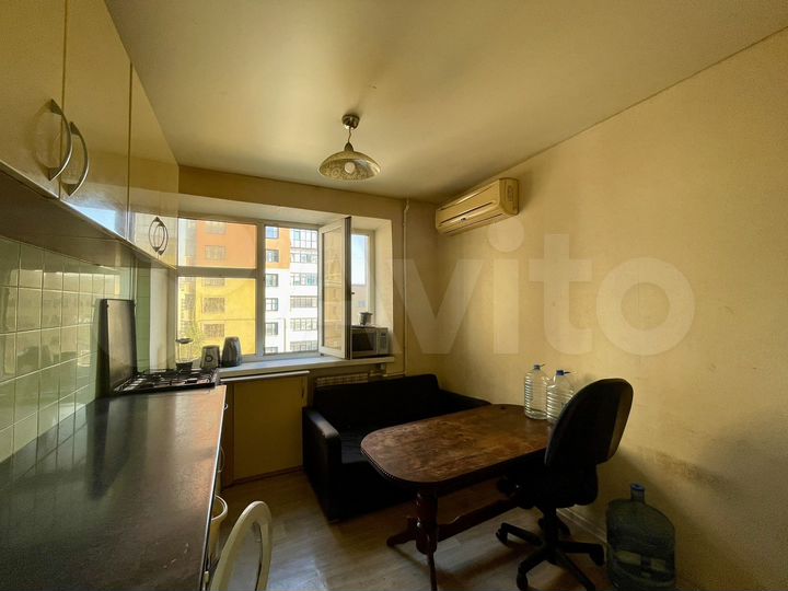 2-к. квартира, 50 м², 3/19 эт.