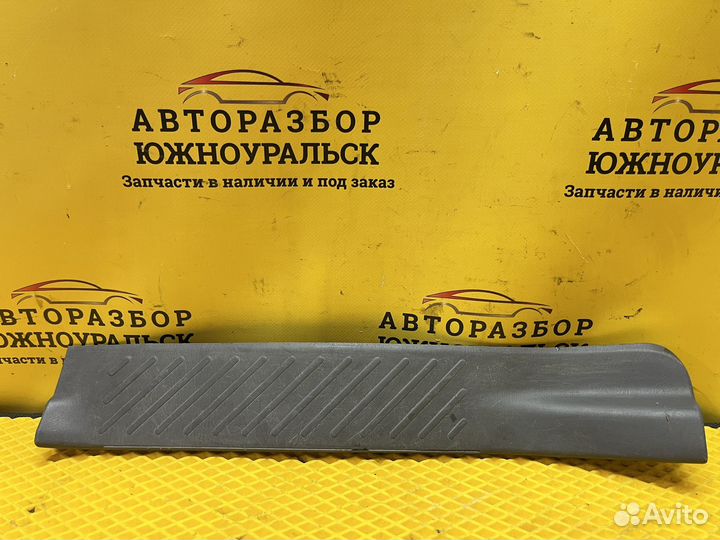 Накладка порога задняя левая Nissan R nessa