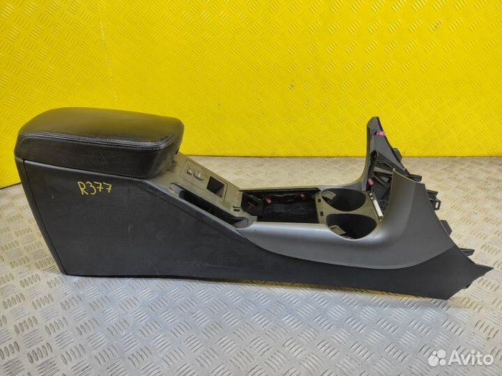 Подлокотник Toyota Rav 4 (Xa30) (2005-2014) 2.2 D