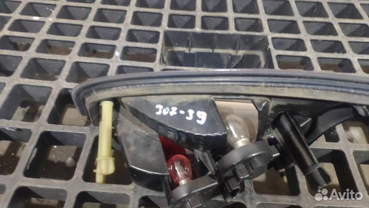 Фонарь задний внутренний левый от Ford S-MAX 2006