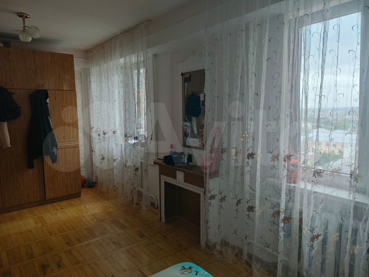 3-к. квартира, 82 м², 9/10 эт.