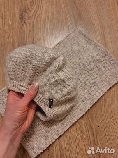 Зимний комплект женский берет и шарф