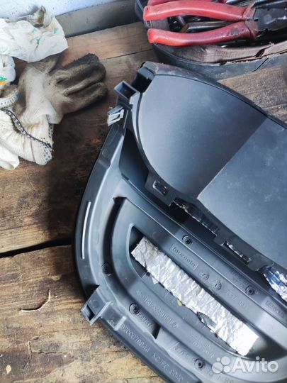 Козырëк приборной панели Renault Megan 2