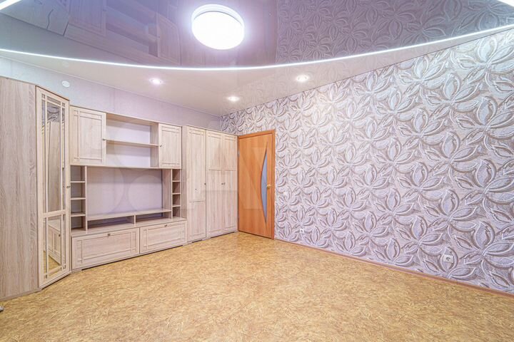 2-к. квартира, 62 м², 1/9 эт.