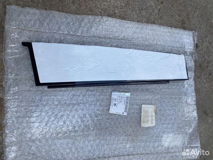 Накладка задней левой двери опель инсигния