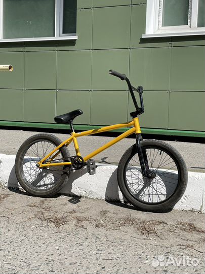 Трюковой велосипед BMX
