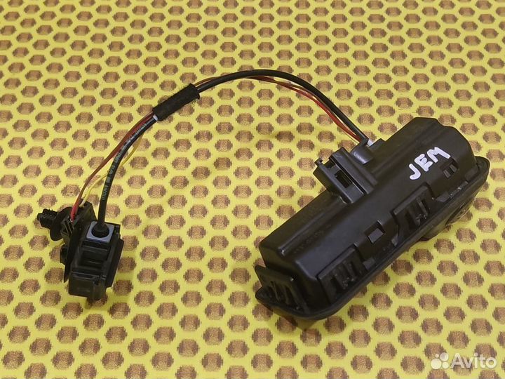 Кнопка открывания багажника Volkswagen Jetta JEM