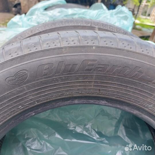 Black Rocket BR 20 215/65 R17 99V