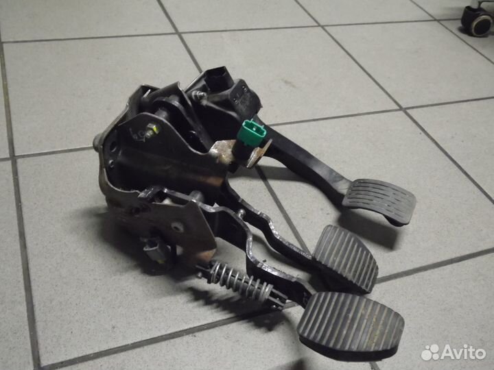 Педальный узел Ситроен Берлинго Б9