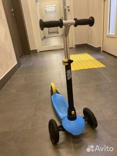 Самокат детский трехколесный