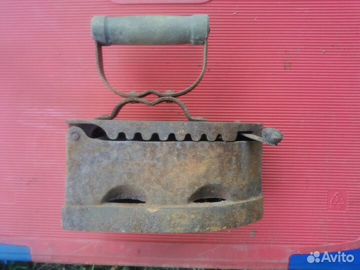 Утюг угольный старинный с клеймом