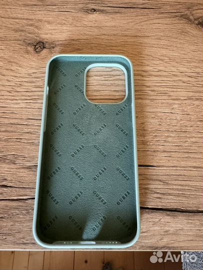 Чехлы на iPhone 13 pro Guess