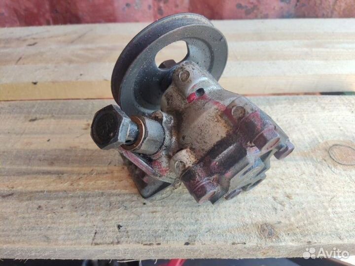 Насос гура Hyundai Accent седан 2009