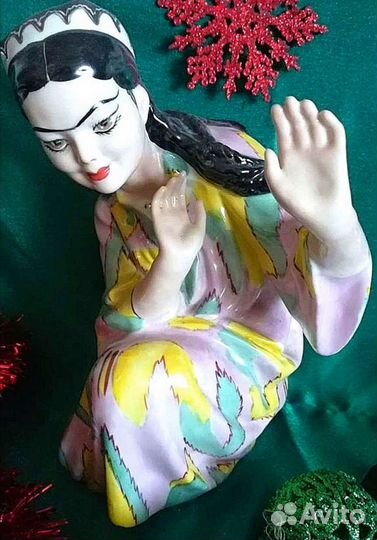 Фарфоровые статуэтки СССР Узбечка