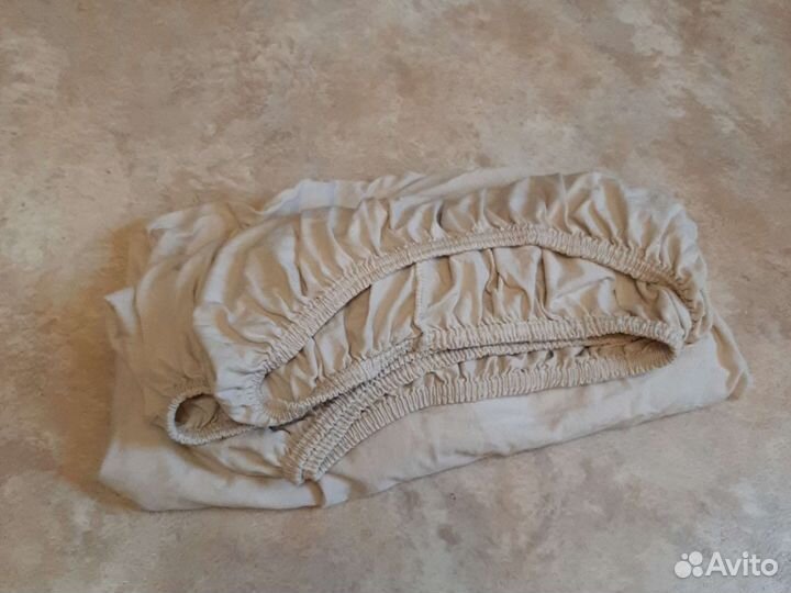 Простынь на резинке в детскую кровать