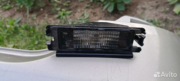 Фонарь освещения номера Рено Сандеро