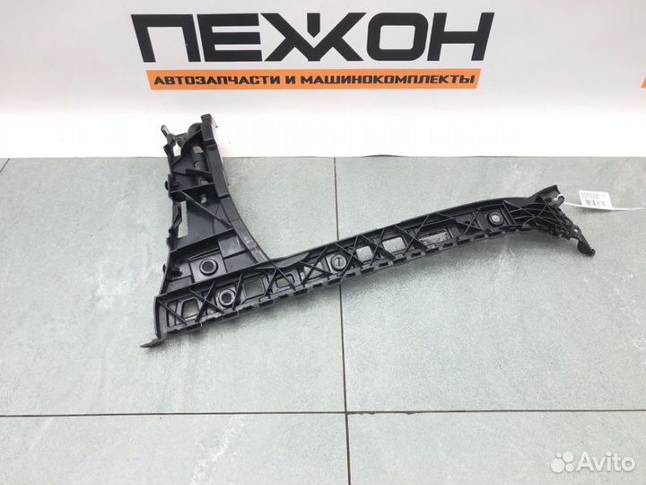 Кронштейн бампера задний правый Mercedes-Benz