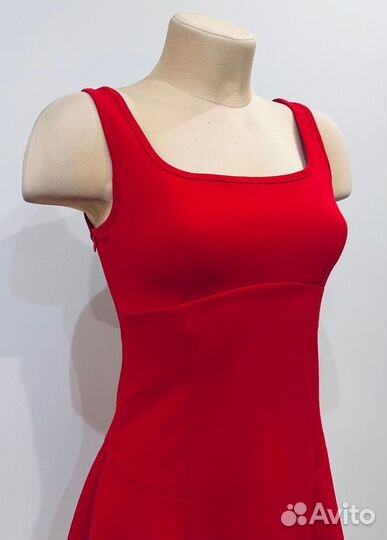 Чудесное красное платье