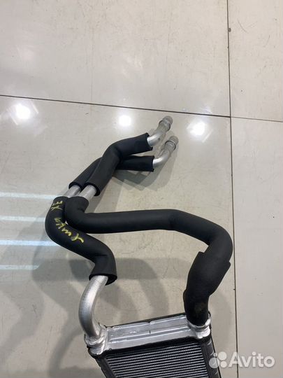 Радиатор отопителя (Jaguar XE)