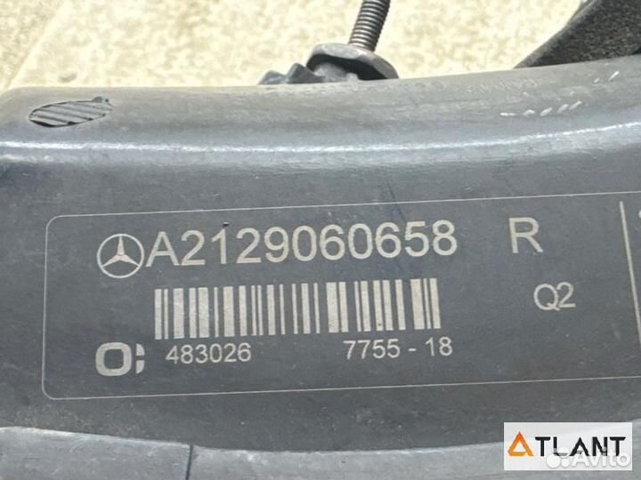 Стоп-сигнал задний правый mercedes-benz E-class