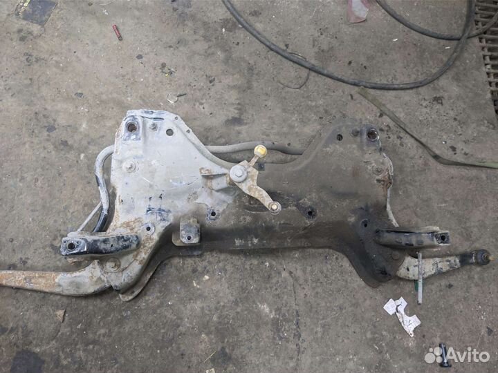 Подрамник Peugeot 206