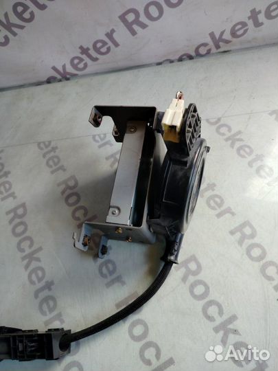 Механизм открытия багажника Nissan Fuga 2006