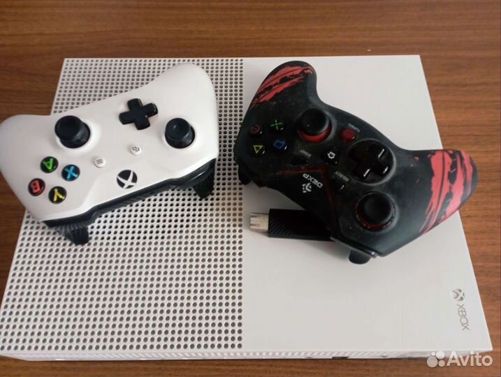 Игровая приставка Xbox one s