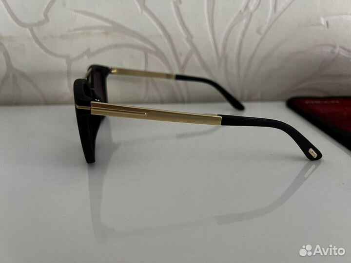 Солнцезащитные очки разные одини лотом