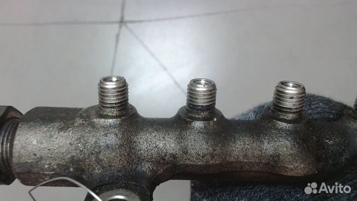 Рампа топливная Toyota Avensis 2, 2007