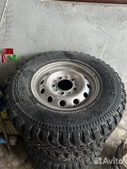 Резина на ниву r15