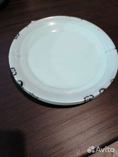 8 тарелок, 4 глубокие, 4 плоские, икея