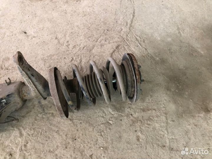 Стойка подвески передняя левая Audi A6 С4