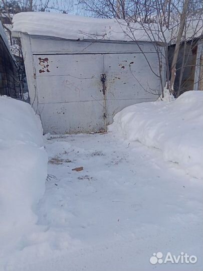 Железный гараж