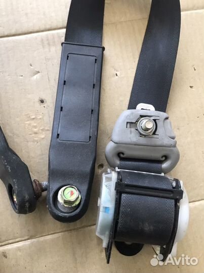 Ремень безопасности Mitsubishi Galant 8 (6100)