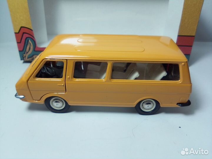 Раф-2203 номерной без ми ранний, модель 1:43