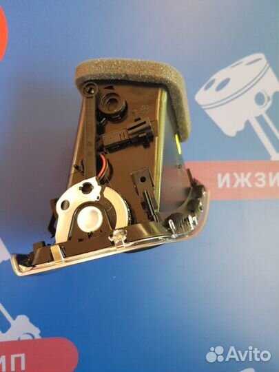 Дефлектор воздушный передний правый Audi Q5 8RB