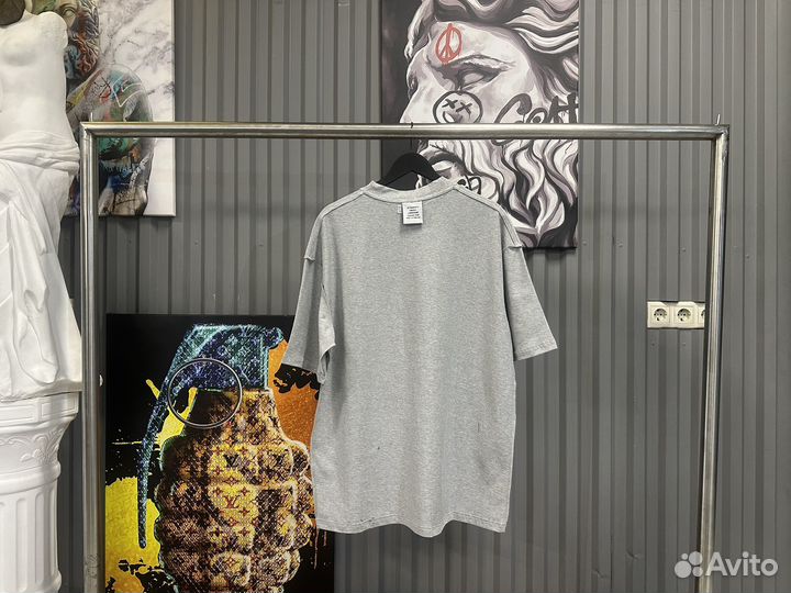 Футболка vetements