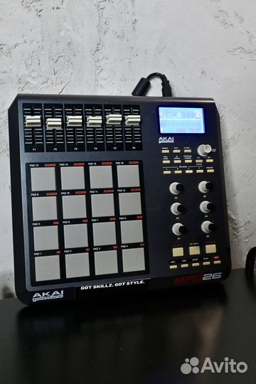 Akai MPD26 – идеален midi-контроллер для битмейкин