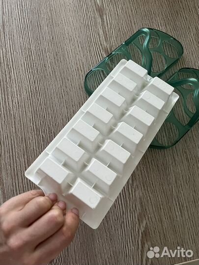 Форма для льда и кейс для хранения яиц