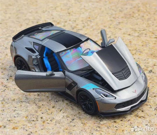 Легковой автомобиль Chevrolet Corvette 1:24