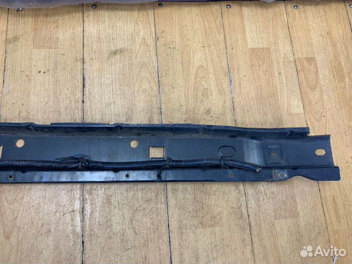 Усилитель бампера передний Opel Zafira A