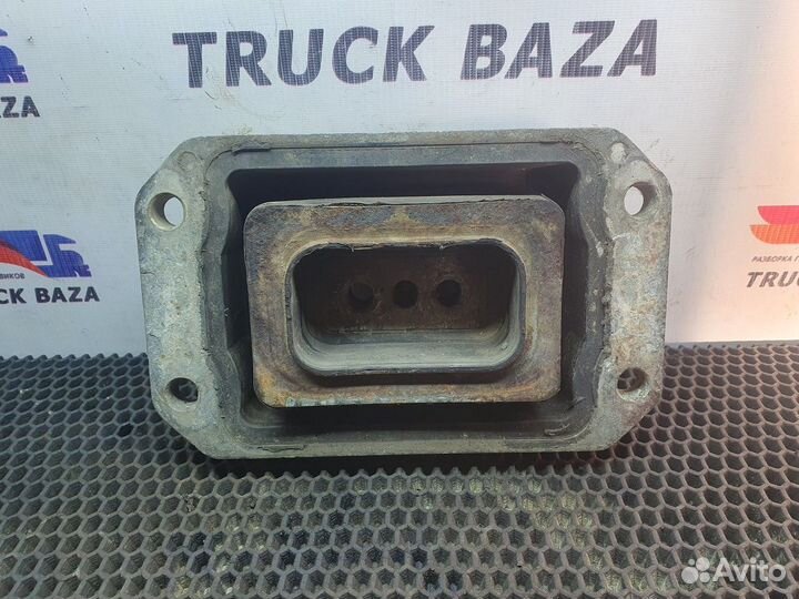 Подушка двигателя передняя Renault Magnum