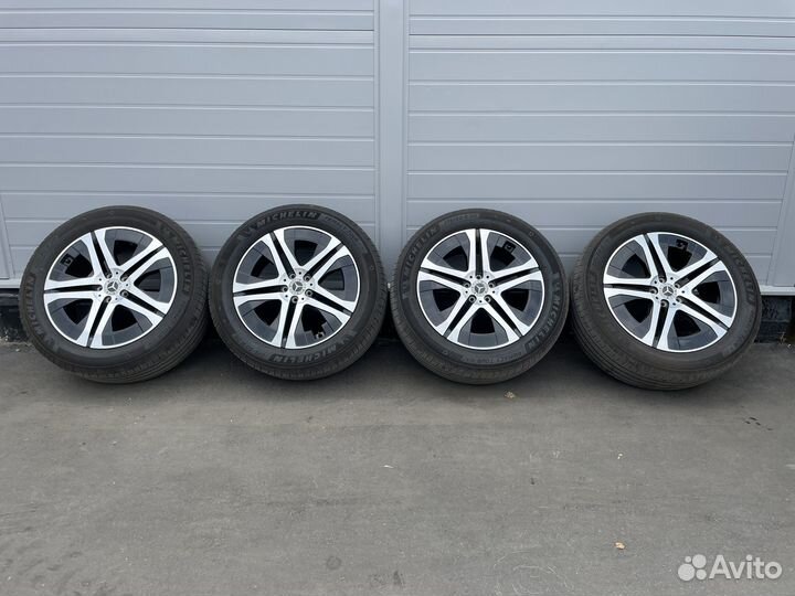 Комплект оригинальных колес на Mercedes W167 R20