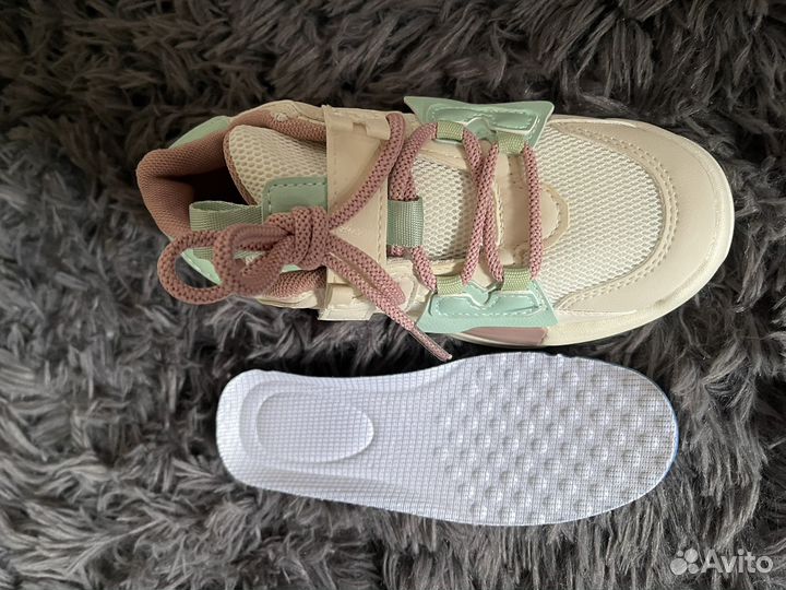 Кроссовки детские