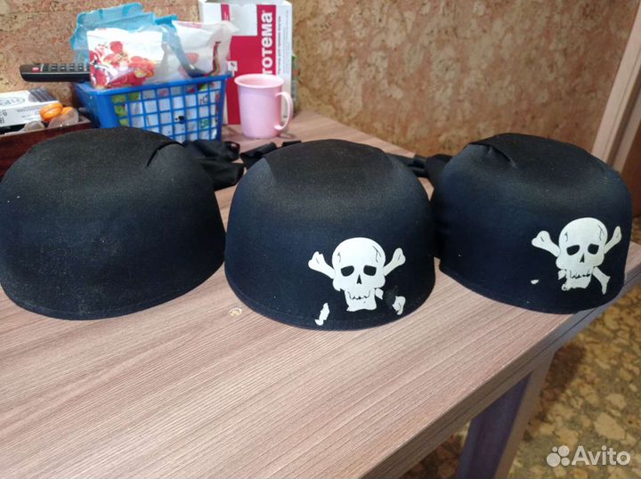Шапочка пирата, зайки, кошки