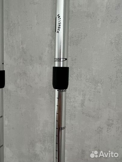 Треккинговые палки новые (две штуки)