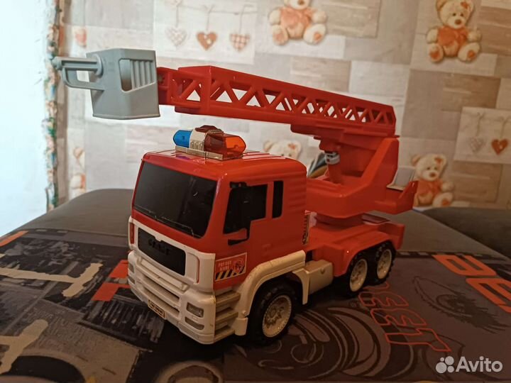 Игрушка подъемный кран